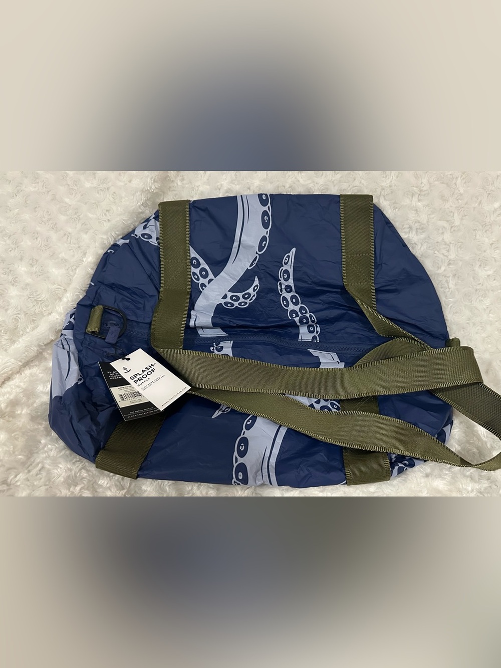 (NWT) ALOHA Collection Navy Octopus Tentacle Duffle with Olive Straps